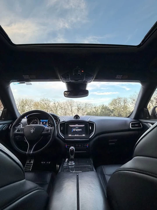 2017 Maserati Ghibli 3rd Gen - Image 7 of 10