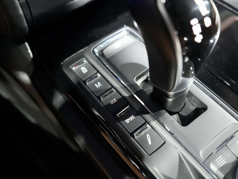 2017 Maserati Ghibli 3rd Gen - Image 15 of 20