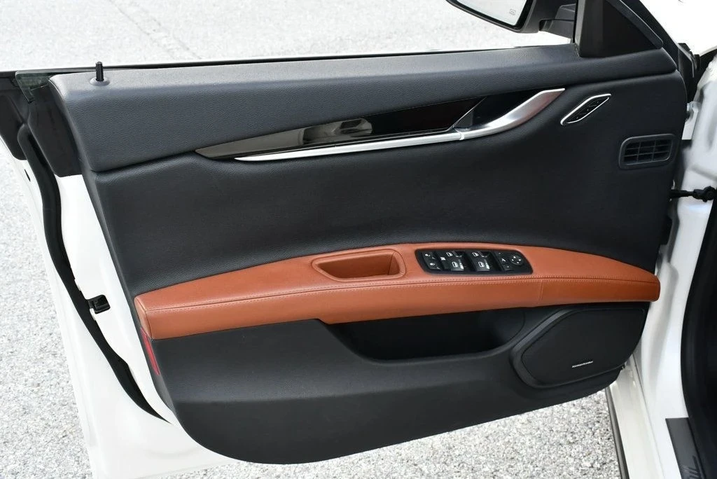 2017 Maserati Ghibli 3rd Gen - Image 11 of 12