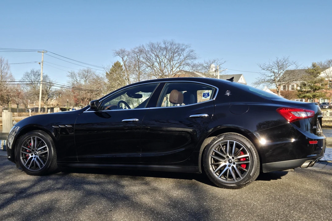 2017 Maserati Ghibli 3rd Gen - Image 13 of 31