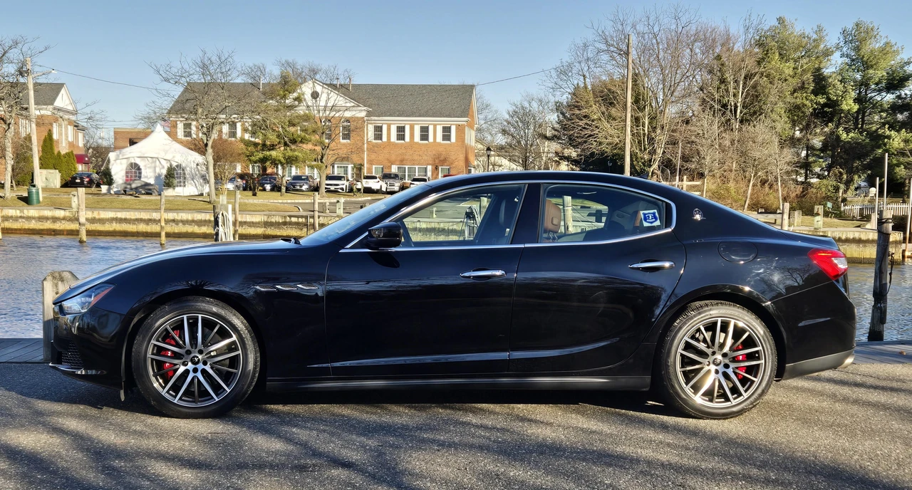 2017 Maserati Ghibli 3rd Gen - Image 12 of 31
