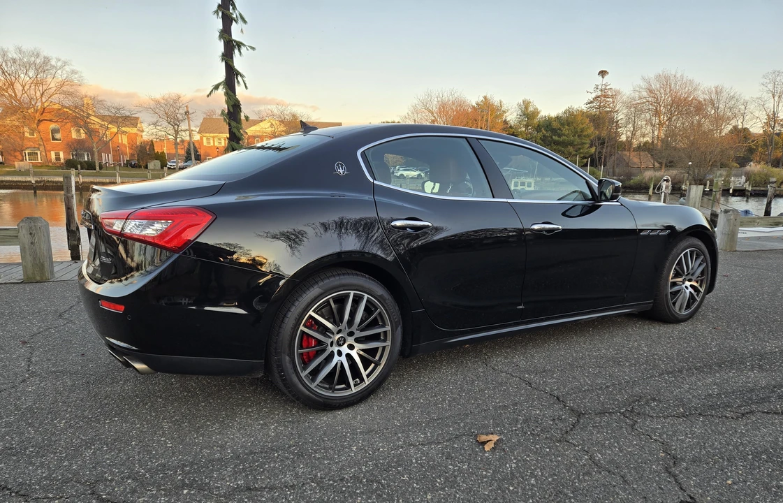 2017 Maserati Ghibli 3rd Gen - Image 25 of 31