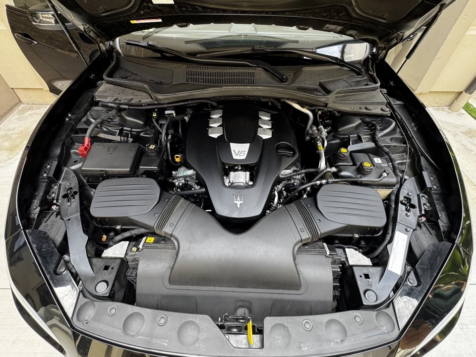 2017 Maserati Ghibli 3rd Gen - Image 15 of 31