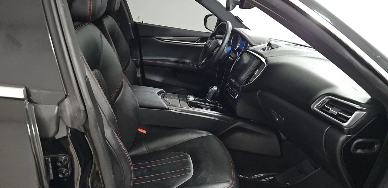 2017 Maserati Ghibli 3rd Gen - Image 13 of 17