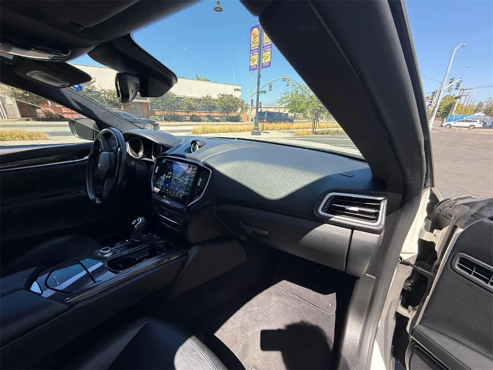 2017 Maserati Ghibli 3rd Gen - Image 17 of 27