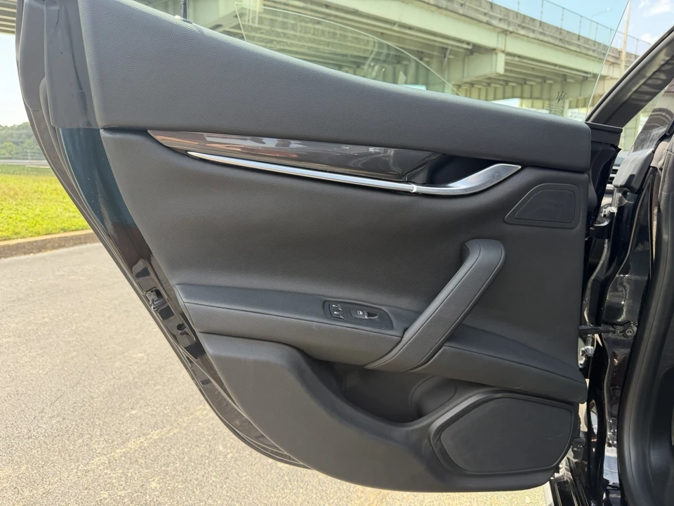 2017 Maserati Ghibli 3rd Gen - Image 13 of 24