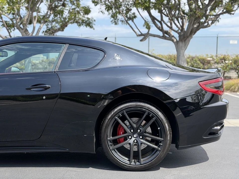 2017 Maserati GranTurismo 1st Gen - Image 9 of 17