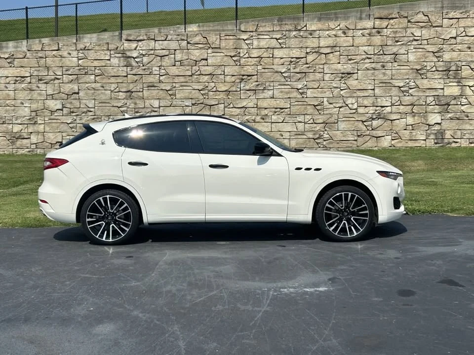 2017 Maserati Levante - Image 3 of 20