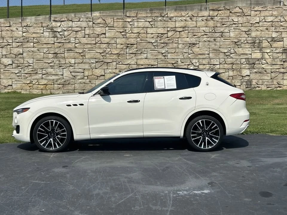 2017 Maserati Levante - Image 2 of 20