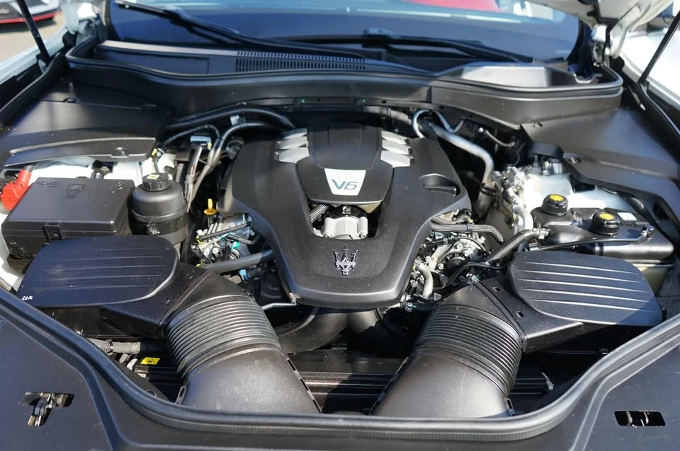 2017 Maserati Levante - Image 10 of 20