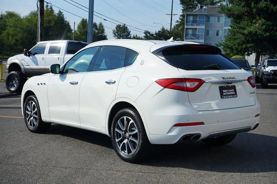 2017 Maserati Levante - Image 3 of 20
