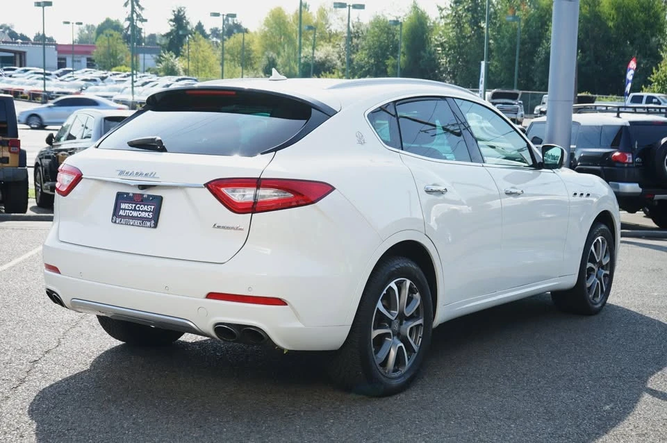 2017 Maserati Levante - Image 5 of 20