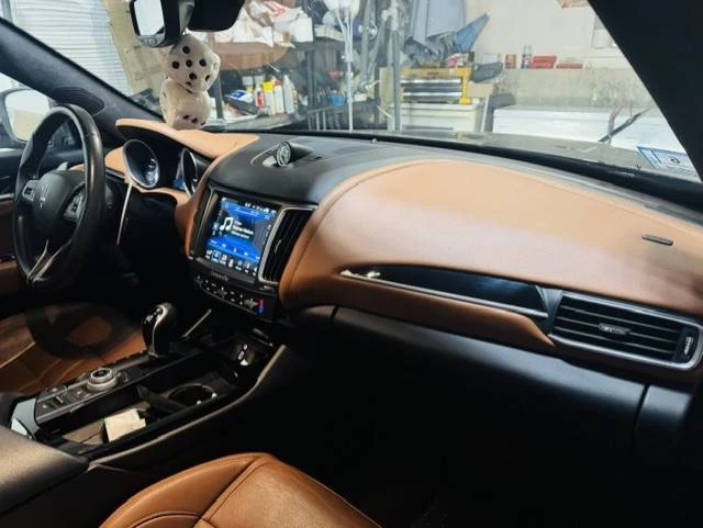 2017 Maserati Levante - Image 8 of 10