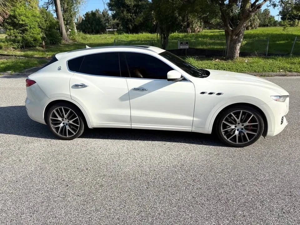 2017 Maserati Levante - Image 5 of 20