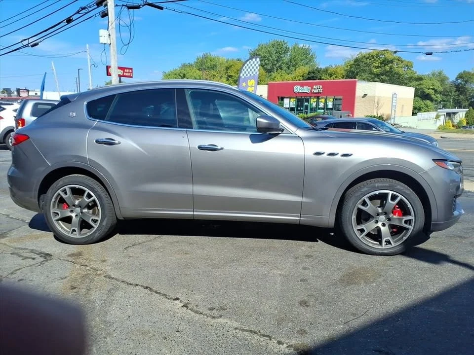 2017 Maserati Levante - Image 3 of 20