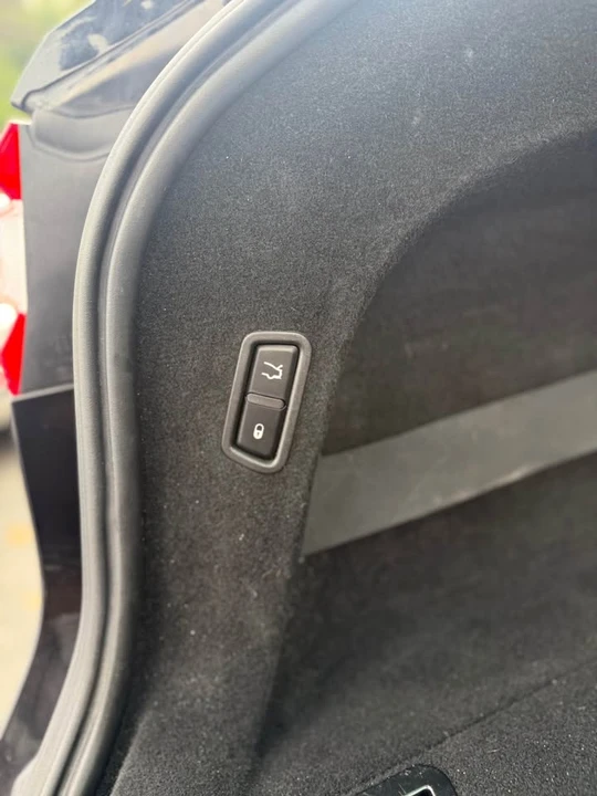 2017 Maserati Levante - Image 12 of 20