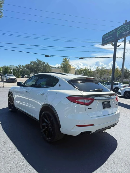 2017 Maserati Levante - Image 3 of 8