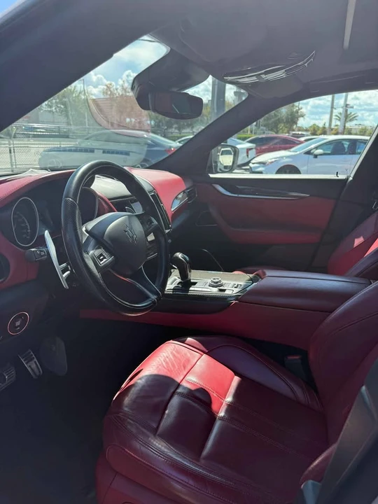 2017 Maserati Levante - Image 5 of 8