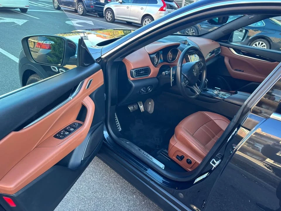 2017 Maserati Levante - Image 11 of 19