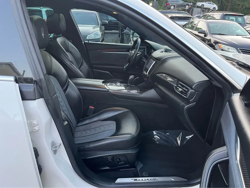 2017 Maserati Levante - Image 17 of 18