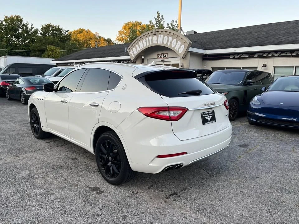 2017 Maserati Levante - Image 4 of 18