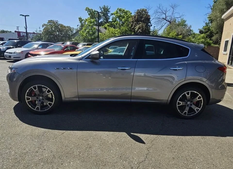 2017 Maserati Levante - Image 4 of 12