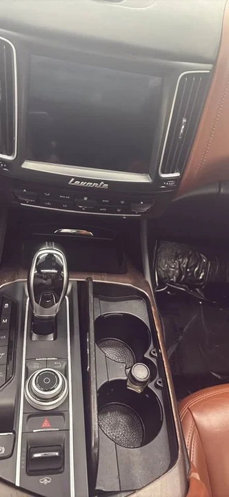 2017 Maserati Levante - Image 5 of 9