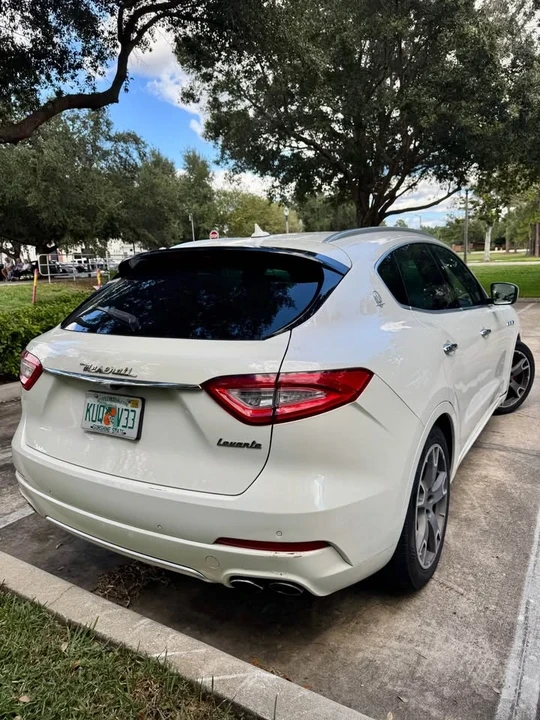 2017 Maserati Levante - Image 6 of 12
