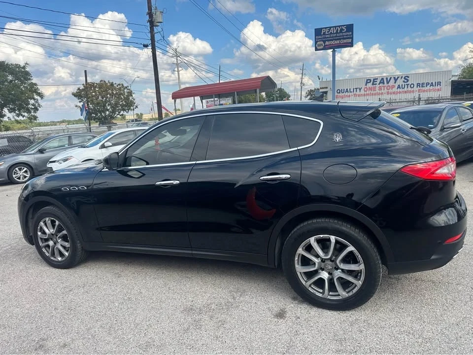 2017 Maserati Levante - Image 2 of 11