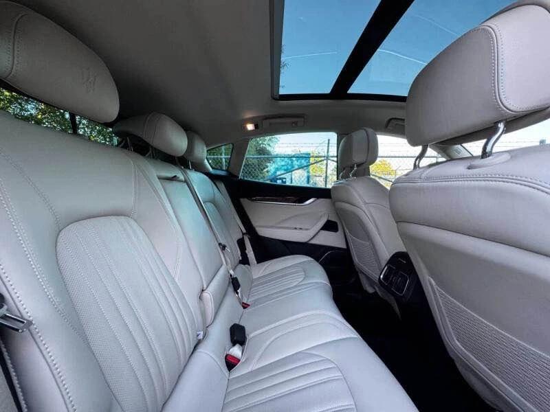 2017 Maserati Levante - Image 12 of 13
