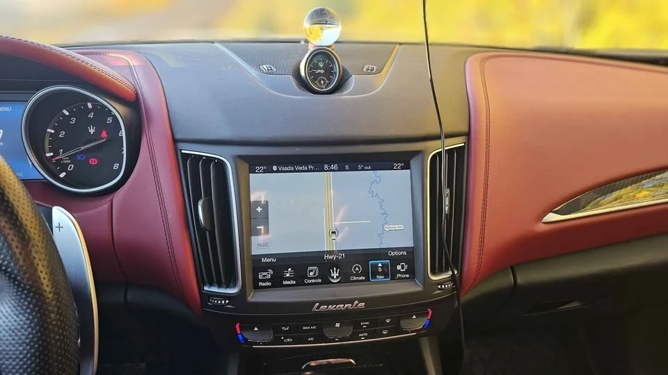 2017 Maserati Levante - Image 7 of 10