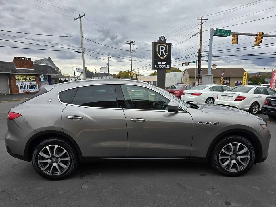 2017 Maserati Levante - Image 6 of 15