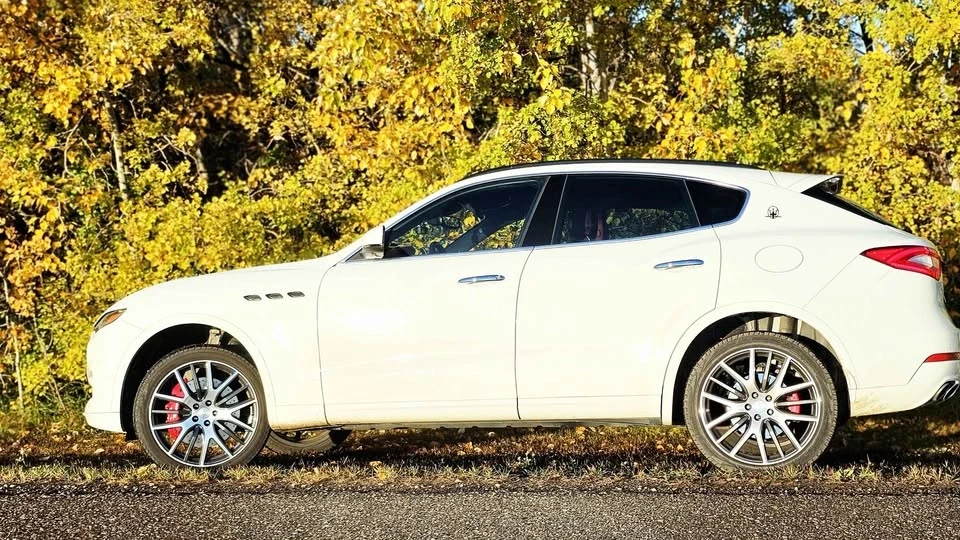 2017 Maserati Levante - Image 3 of 10