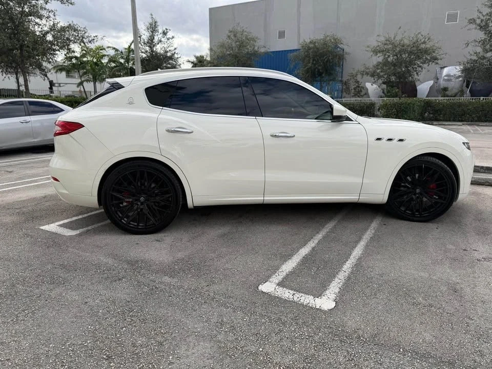 2017 Maserati Levante - Image 6 of 15