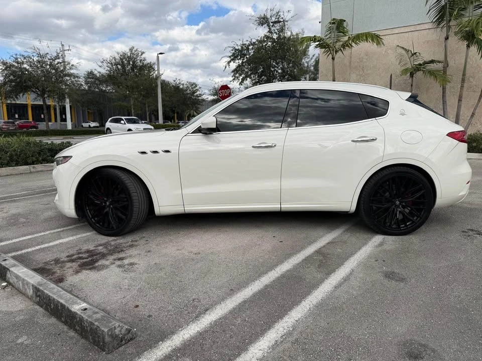 2017 Maserati Levante - Image 2 of 15