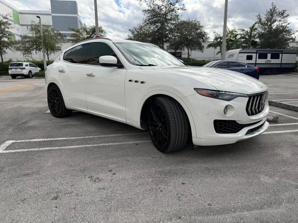 2017 Maserati Levante - Image 4 of 15