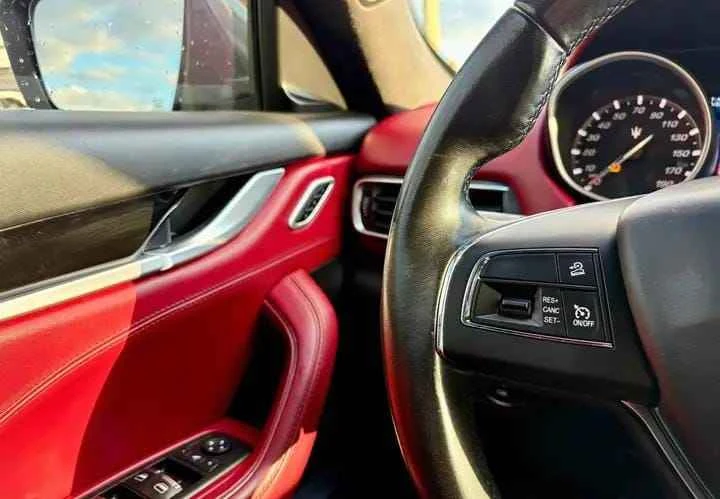 2017 Maserati Levante - Image 7 of 14