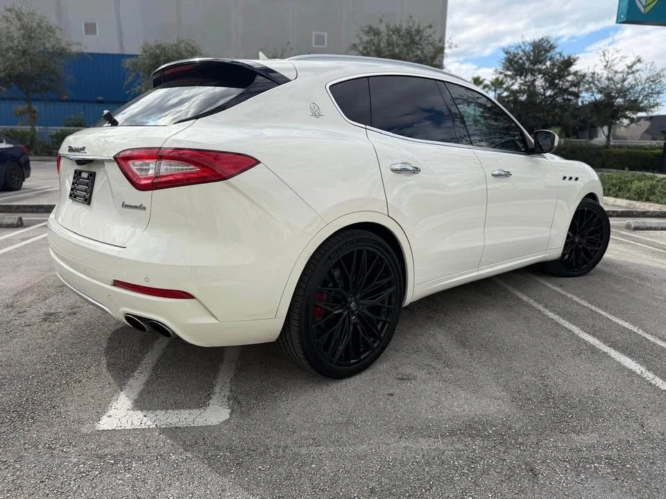 2017 Maserati Levante - Image 5 of 15