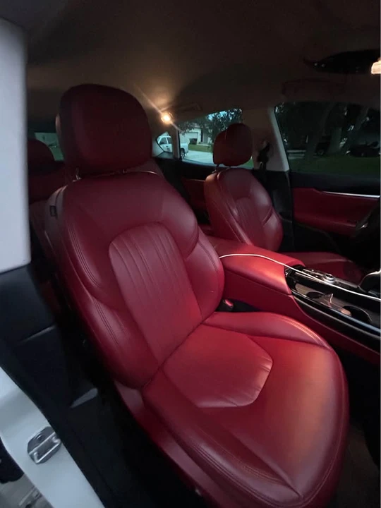 2017 Maserati Levante - Image 5 of 8