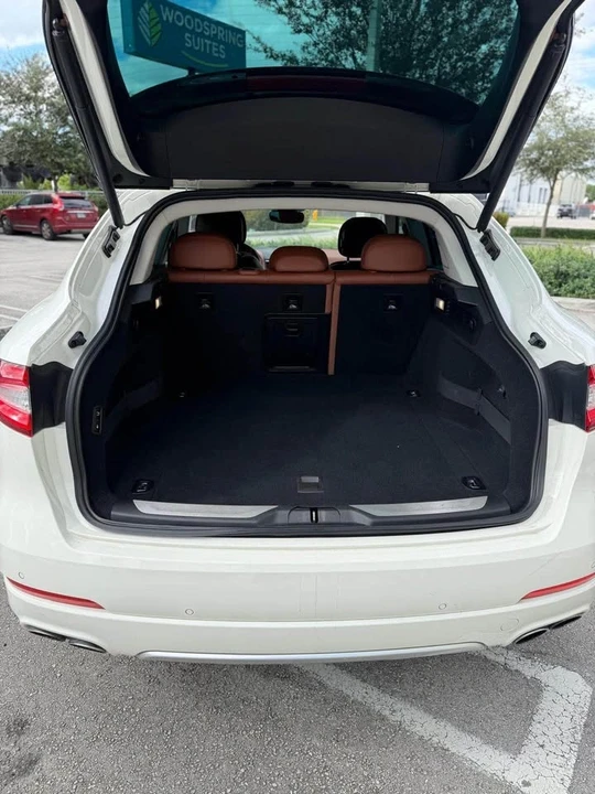 2017 Maserati Levante - Image 10 of 15