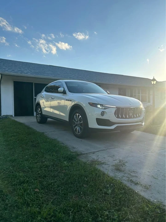 2017 Maserati Levante - Image 2 of 9