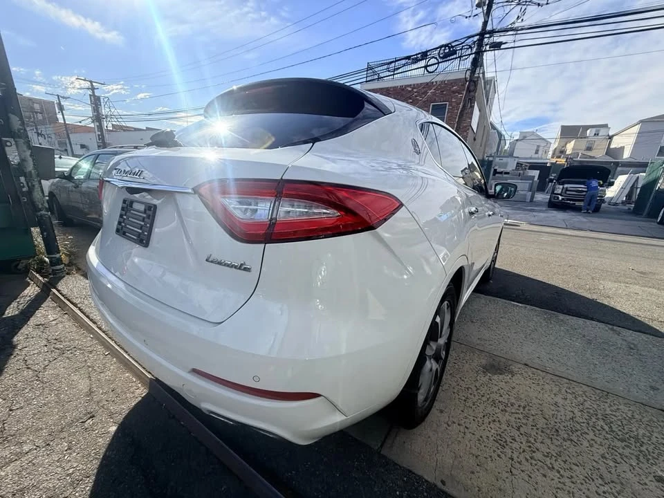 2017 Maserati Levante - Image 6 of 20