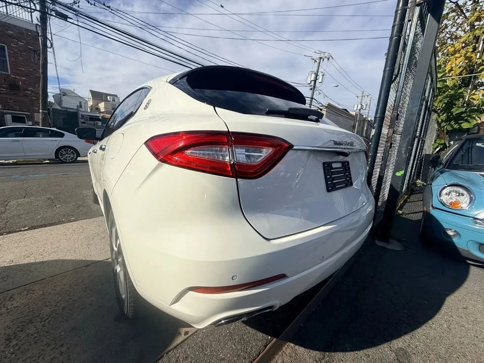 2017 Maserati Levante - Image 8 of 20