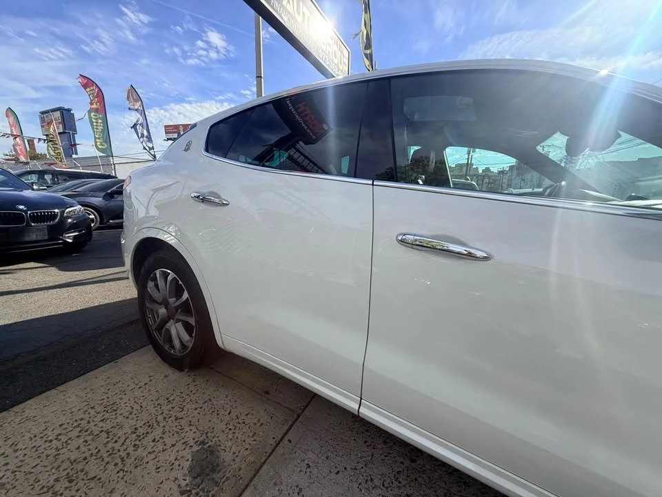 2017 Maserati Levante - Image 5 of 20