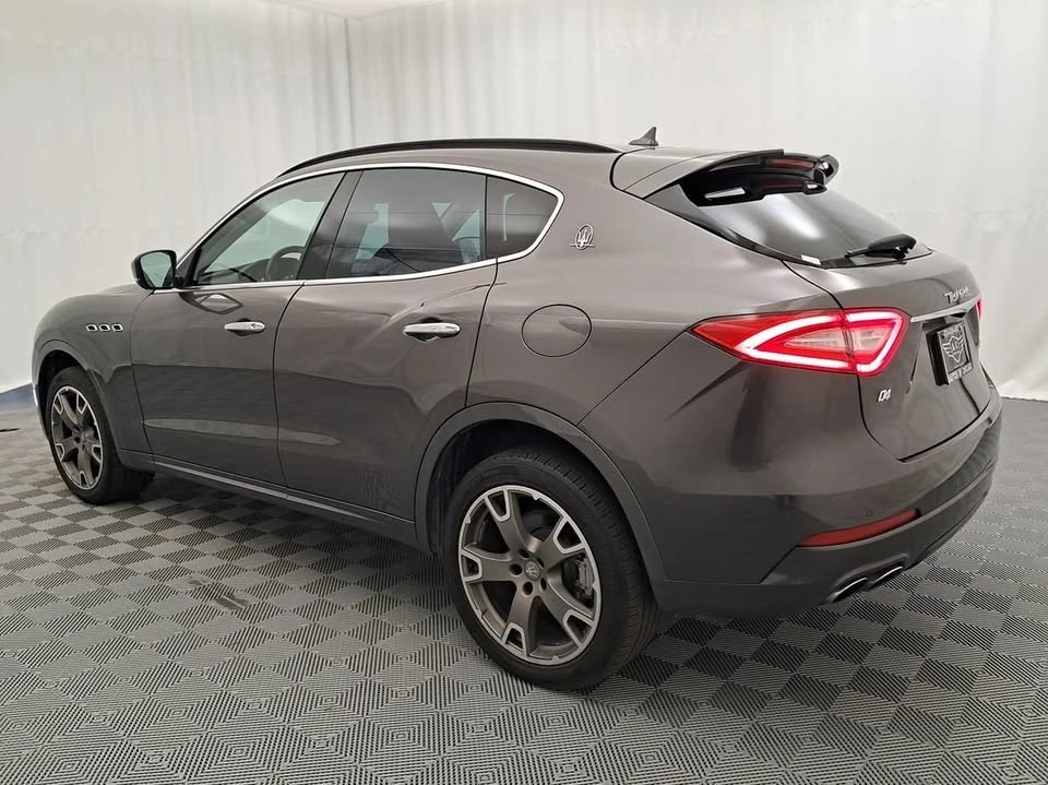 2017 Maserati Levante - Image 4 of 18