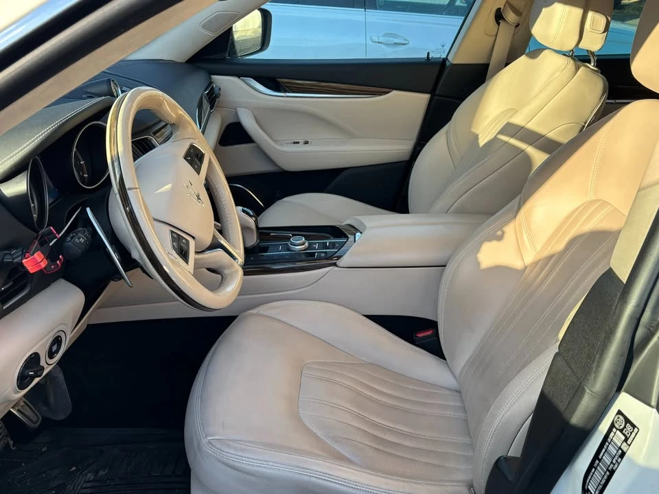 2017 Maserati Levante - Image 6 of 10
