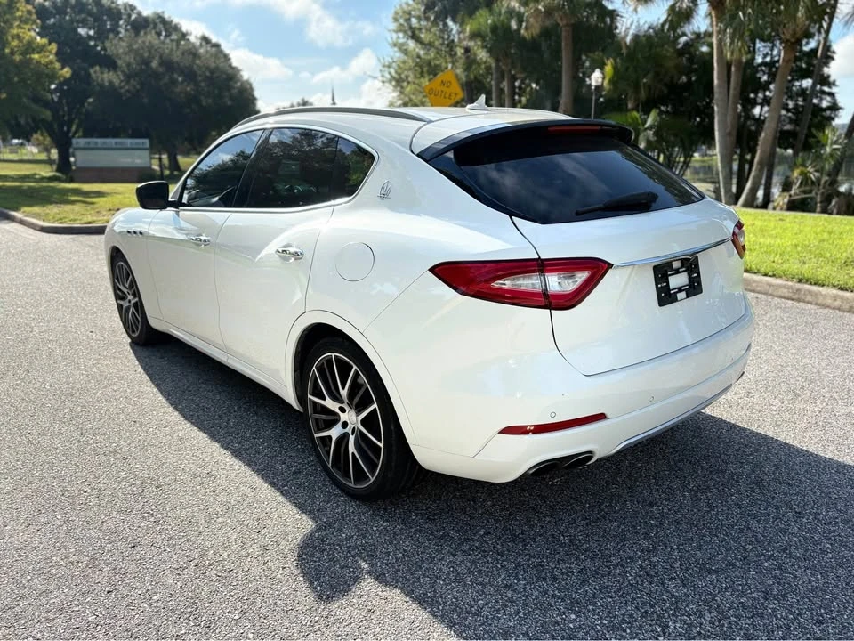 2017 Maserati Levante - Image 9 of 16