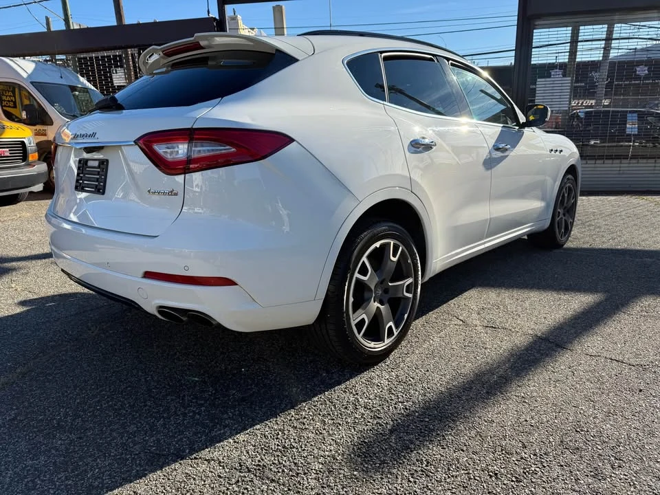 2017 Maserati Levante - Image 4 of 16