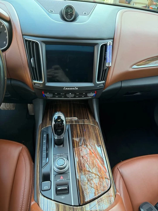 2017 Maserati Levante - Image 5 of 12