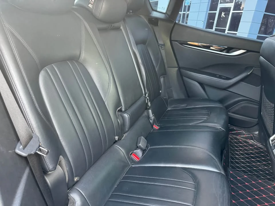 2017 Maserati Levante - Image 5 of 8
